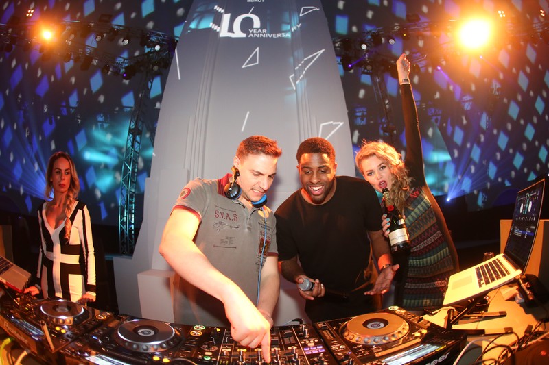 The WHITE Experience Feat. AKON Part 1